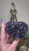 Load and play video in Gallery viewer, Medium Amethyst Heart 2