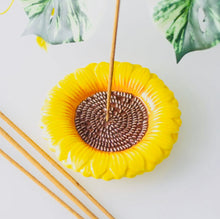 Load image into Gallery viewer, Sunflower Incense Burner
