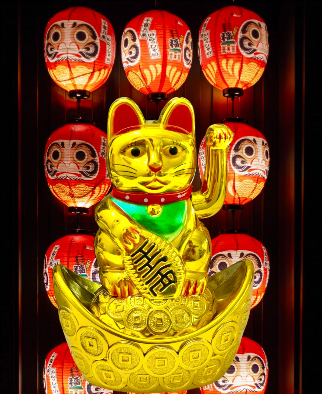 Medium Maneki Neko Gold Cat For Wealth And Prosperity