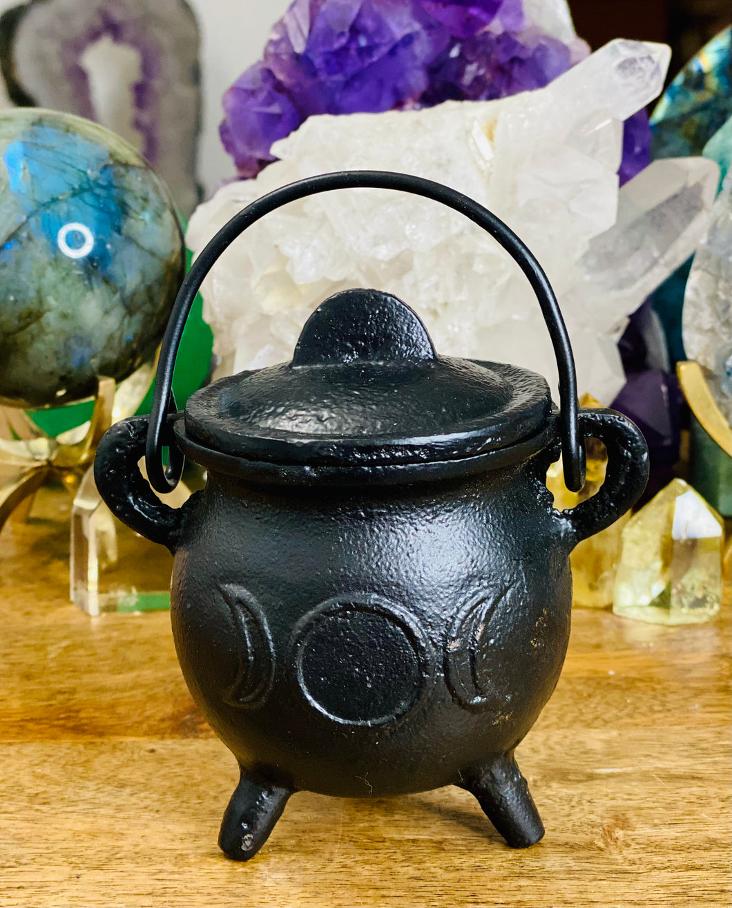 Cast Iron Cauldron With Lid